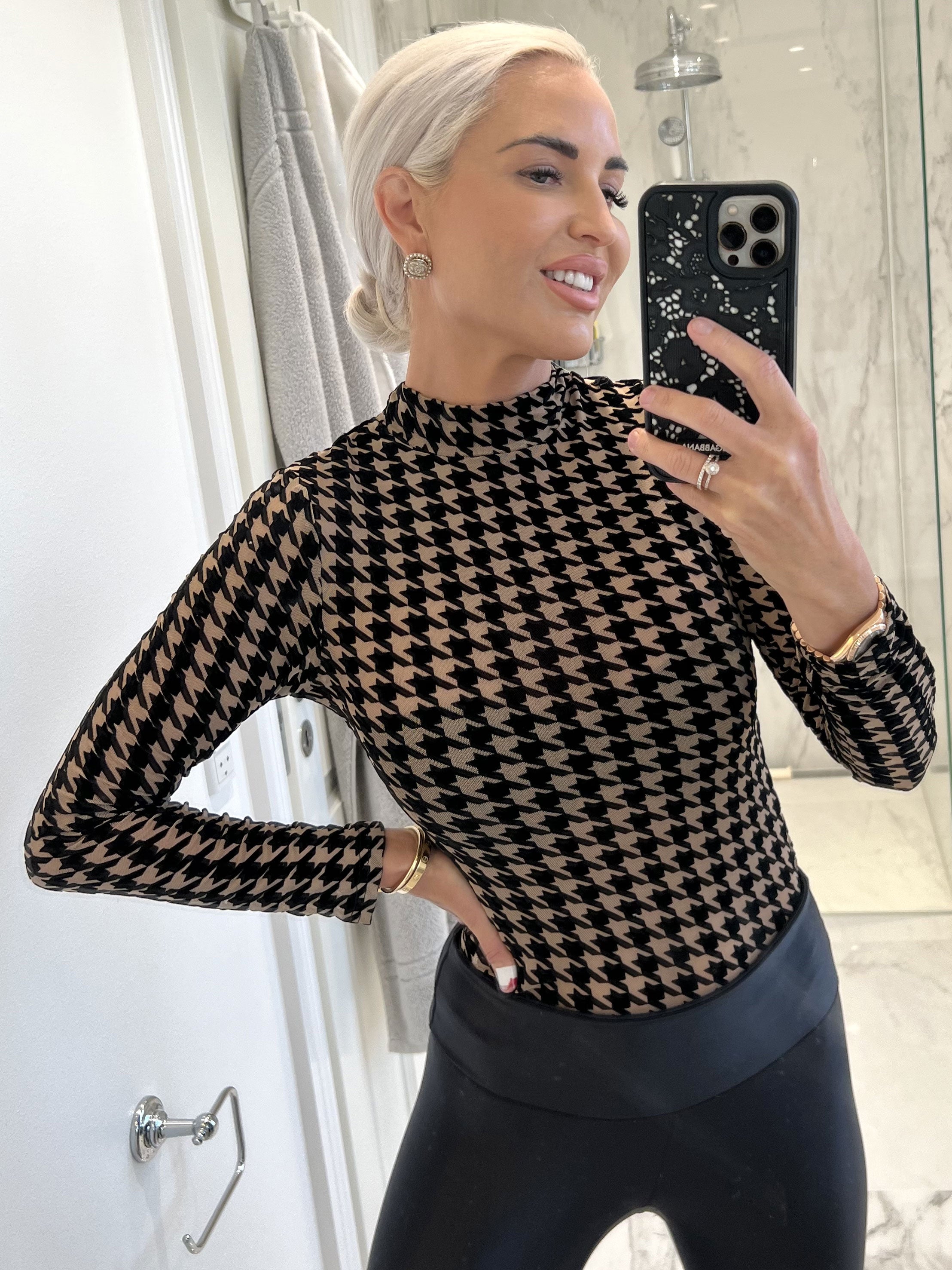 Liva - Blød mesh top med hanefjedstern